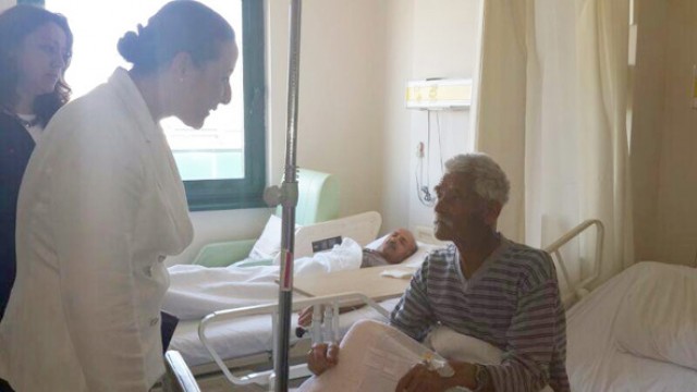 AK Partililer hasta ziyaretlerinde