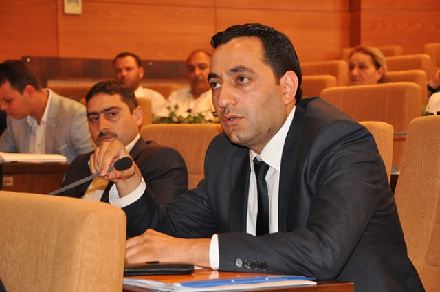 Kutlu: Borca karşılık hangi hizmeti yapacaksınız?