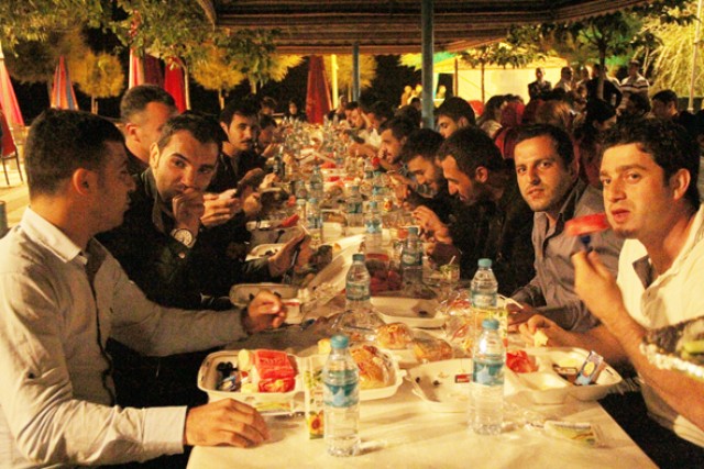 AK Partili Gençler’den sahur programı