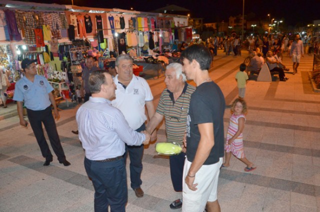 Gümüşyaka gece pazarı hareketli