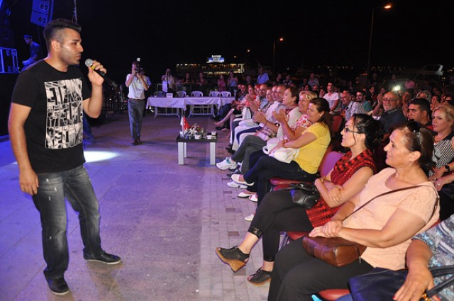 Yerel sanatçılardan muhteşem performanslar