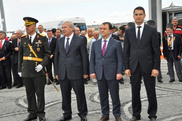 ZAFER BAYRAMI TÖRENLE KUTLANDI