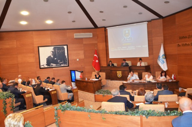 Muhalefet sordu Işıklar yanıtladı