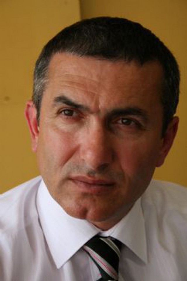 “Kraldan çok kralcı” sözde okul müdürleri!