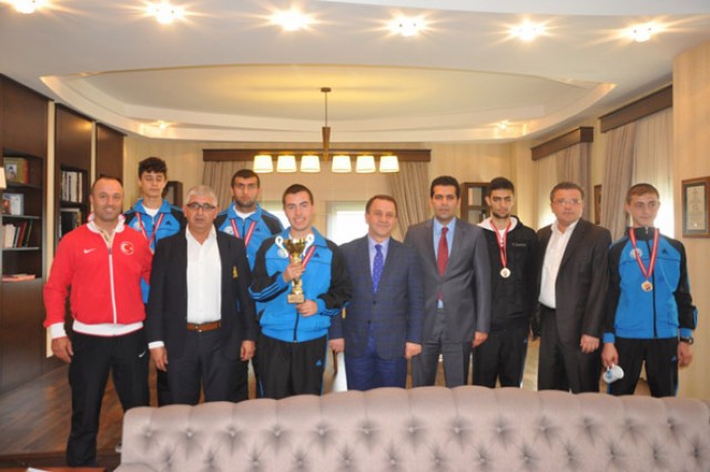 Özel sporculara, özel ilgi