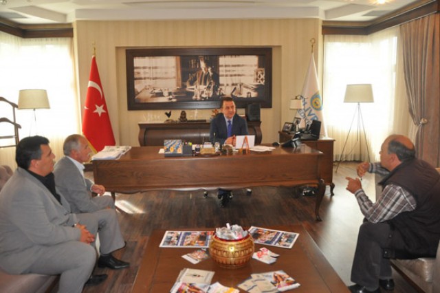 Işıklar, taksicilerin taleplerini dinledi