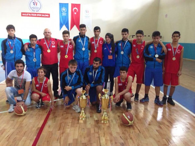 Özel Sporcular Türkiye 2.’lik kupasını aldı