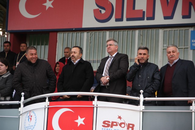 Çatalcaspor, Silivri’de Nilüfer takibinde