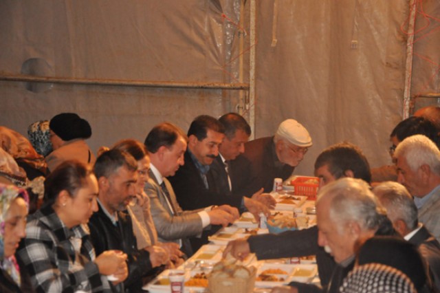Işıklar, Alevilerle iftarda buluştu