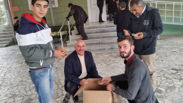 AK Parti Ortaköy’de aşure dağıttı