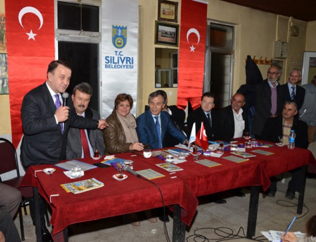 KILIÇLI’DA IŞIKLAR VE EKİBİNİ KADINLAR KARŞILADI