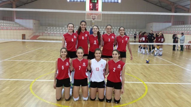 Mektebim’in kızları final için kazanıyor 3-0