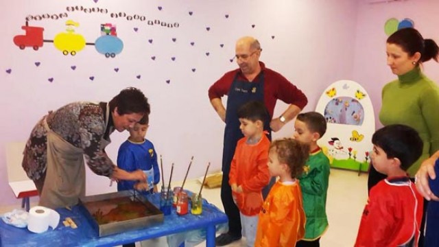Miniklerden “Ebru” eserleri