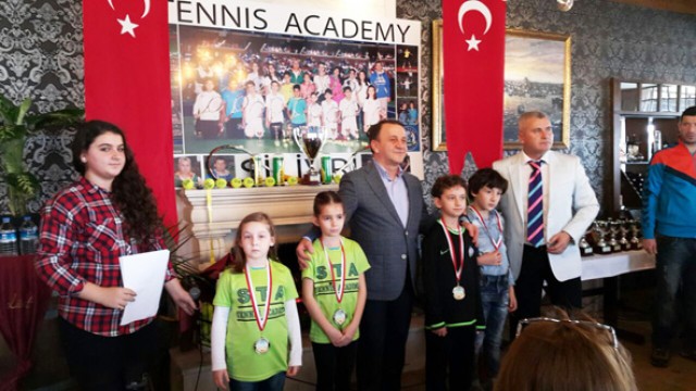 Silivri teniste çağ atladı