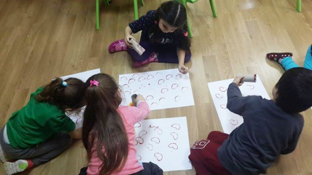 Miniklerden sevgi dolu resimler