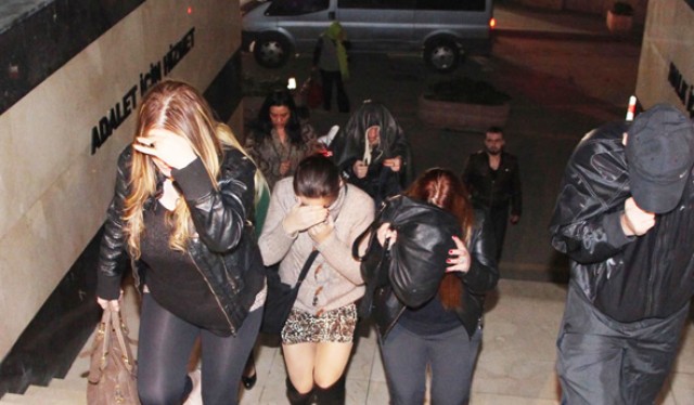 Jandarma Ekipleri, Silivri'deki Bazı Otellere Fuhuş Operasyonu Düzenledi