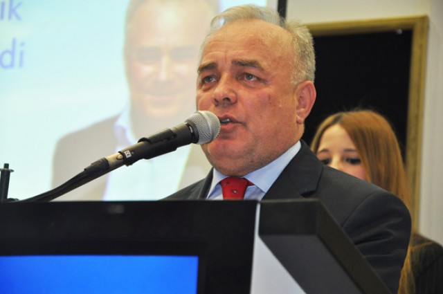Değirmenci, aba altından sopa gösterdi
