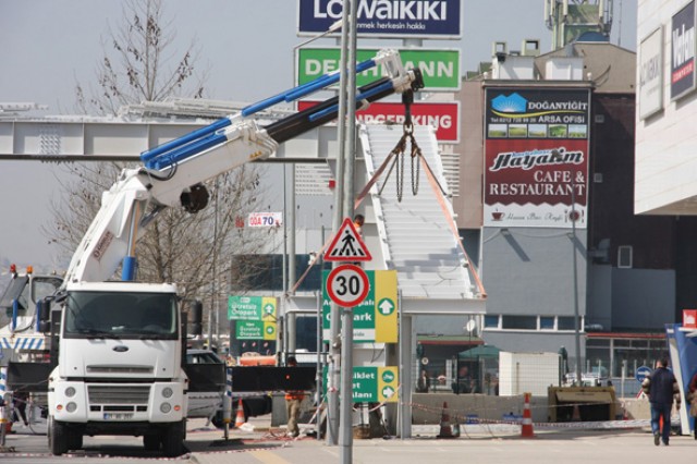 Belediye, üst geçit için 2012’den beri devrede