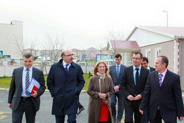 Bekarlar’dan Lions ziyareti