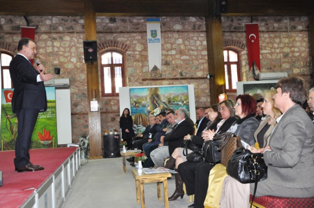 Özcan Işıklar, projelerini tanıttı