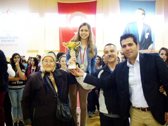 Futsal Finalistleri ödüllerine kavuştu