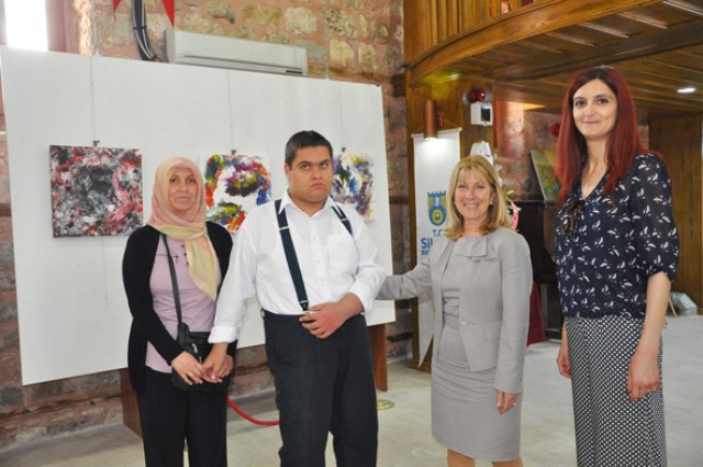 Otizmli Berk’ten resim sergisi