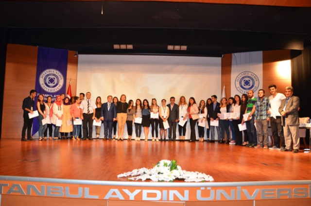 Işıklar: Düşünmeye, üretmeye, çalışmaya devam edin
