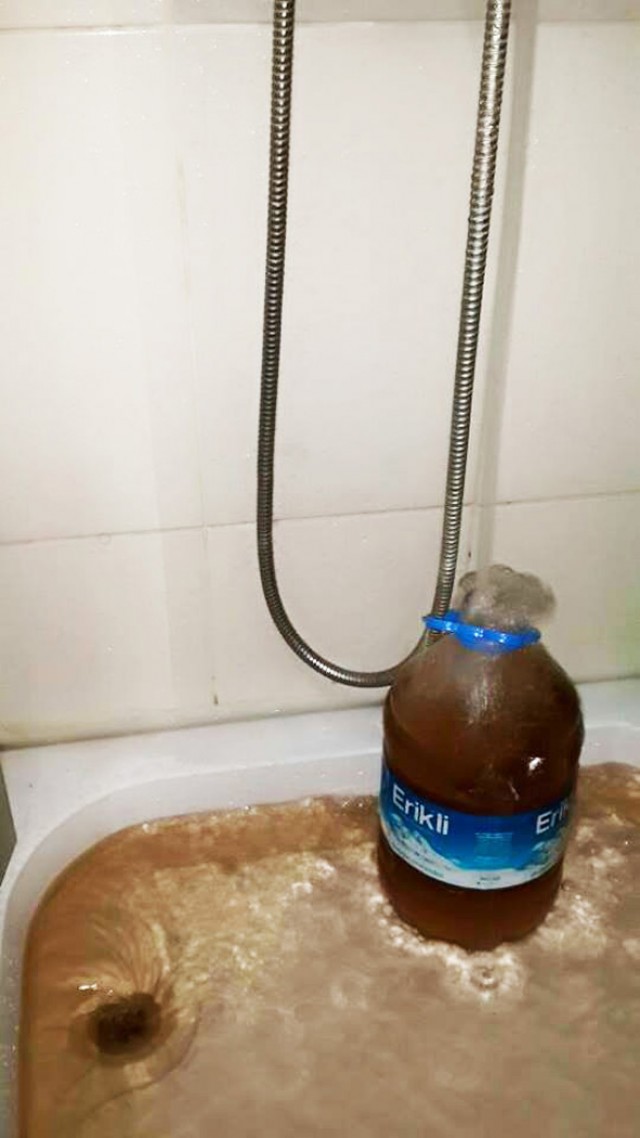 Kınalı Çağdaş’ta çamurlu su isyanı