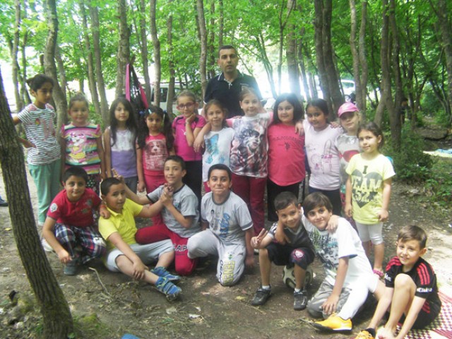 Okul yorgunluğunu piknikle attılar