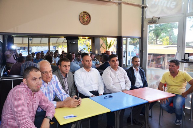 Hafızov: Saldırılara sevgi ile karşılık veriyoruz