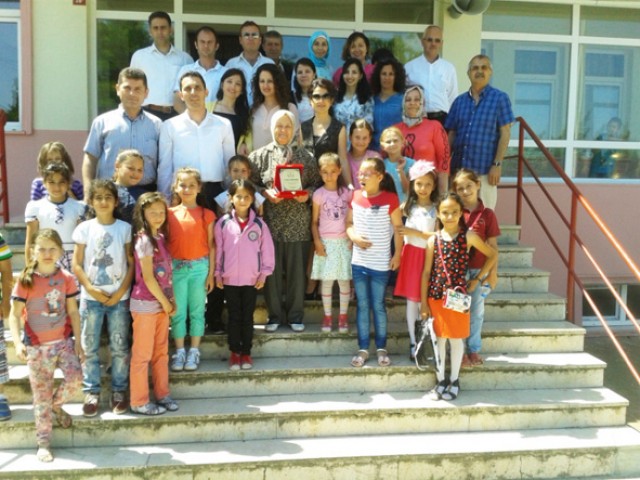 Hayırsever Manyas’a teşekkür plaketi