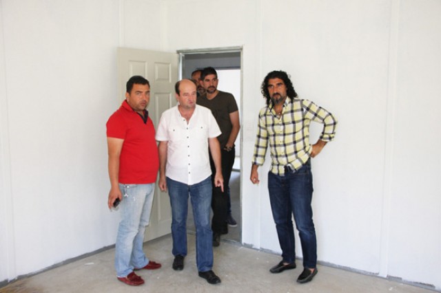 Hoca ve yönetim tesisleri gezdi