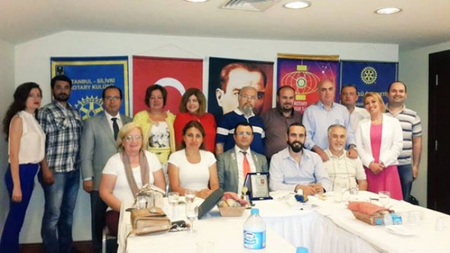 Burçin Sarısaltıoğlu’na Onur Plaketi