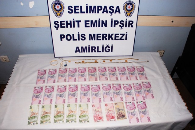 Hırsızın üzerinden çıkan altınlar şok etti