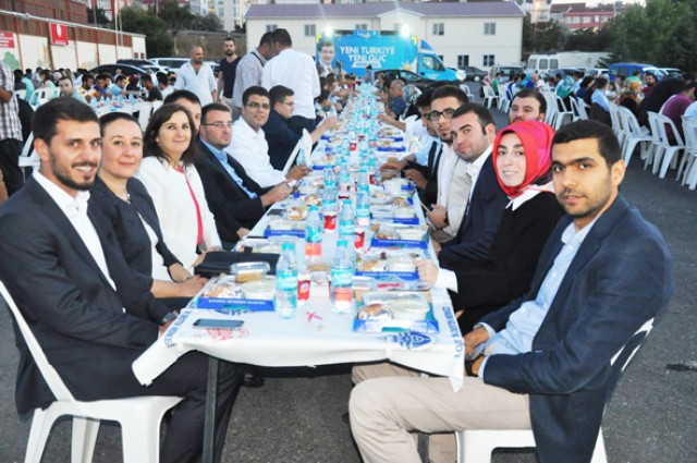 AK Gençler’den iftar ev sahipliği