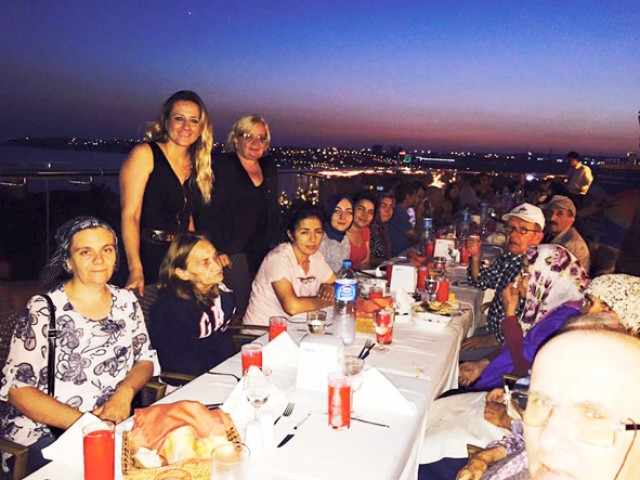Rotary’den huzurevi sakinlerine iftar