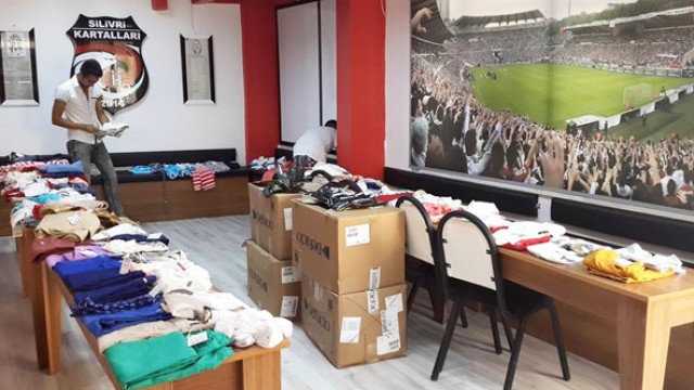 Kartallar, bayramda çocukları unutmadı