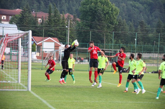 Silivrispor, trilyonluk rakibine boyun eğmedi