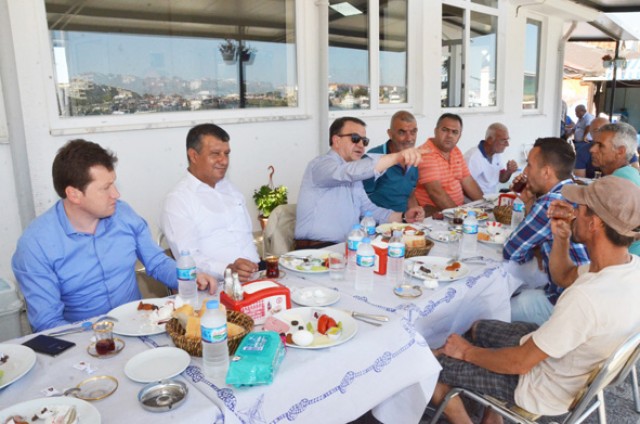 Balıkçılarla rast gele buluşması