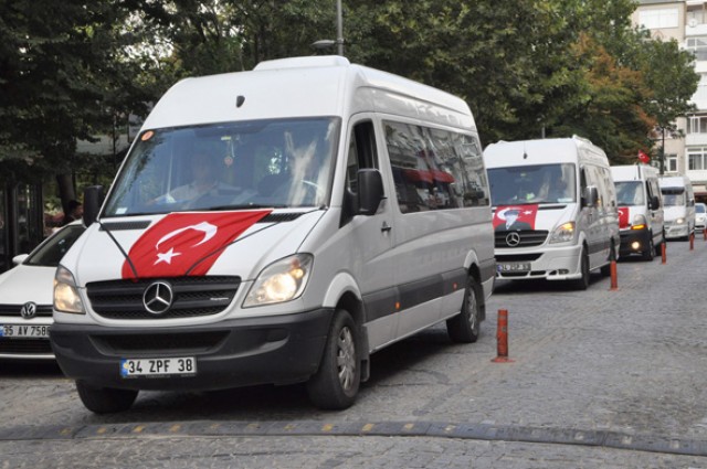 Servisçilerden teröre konvoylu tepki