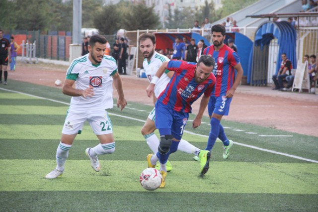 Dört penaltıdan birini anca verebildi: 1-2