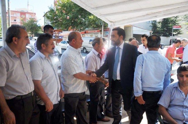 Kutlu, Gümüşhanelilerle bayramlaştı