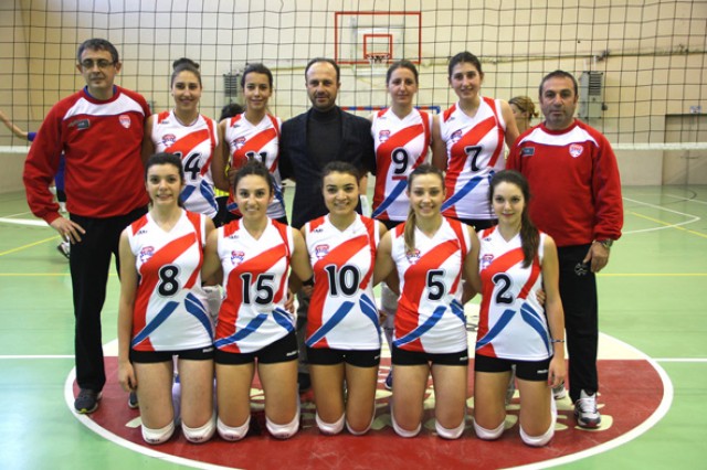 Voleybolda yaprak dökümü devam ediyor