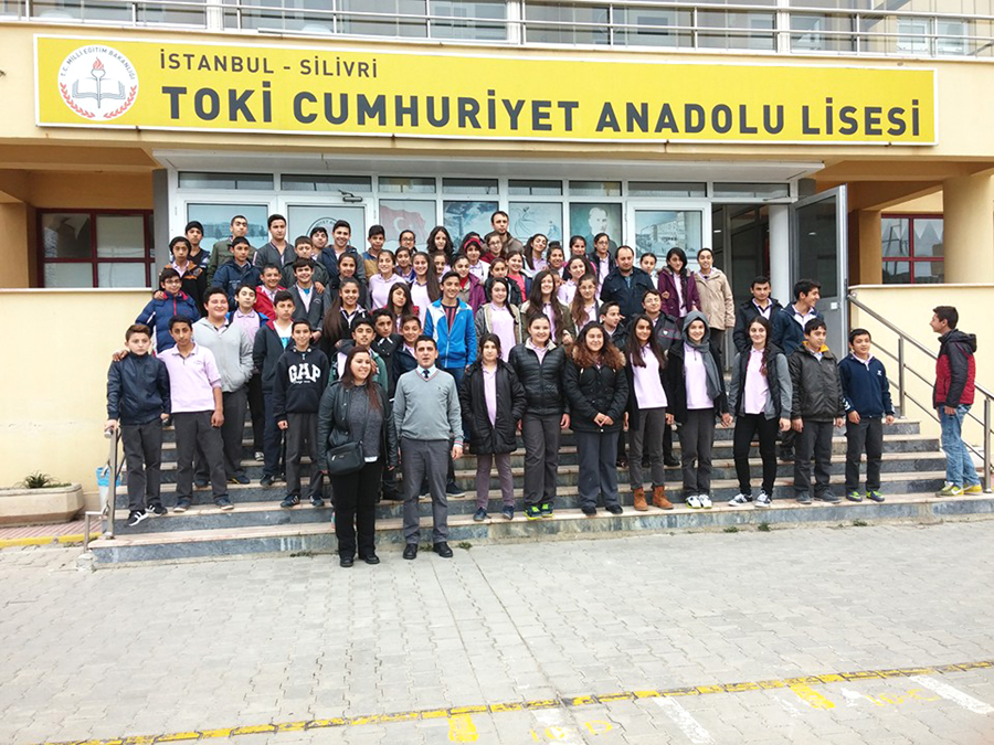 75. Yıl Cumhuriyet öğrencileri lisede