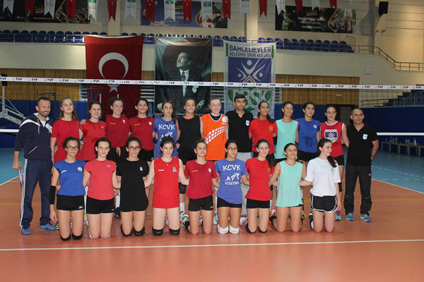 Silivri’de voleybol emin ellerde