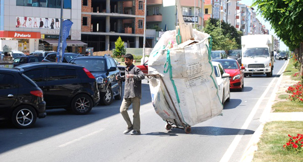 ÇEK ÇEK YASAĞI GARİBANIN İŞİNE TAKOZ KOYDU