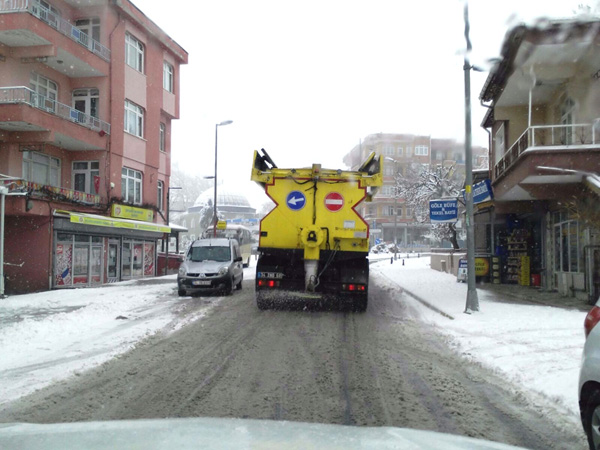 Ekiplerden kar mesaisi