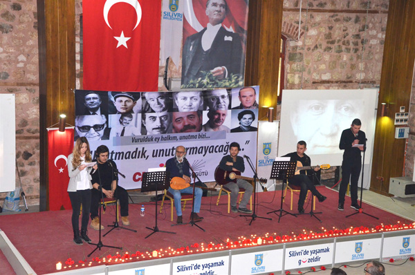CHP’li gençler adalet ve demokrasi şehitlerini andı