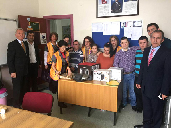 Topkapı Lions’tan Esen İbak Okuluna katkı