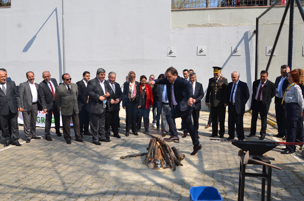 Nevruz ateşi Değirmenköy’de yakıldı